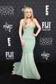 Dakota Fanning igazi tavasztündér volt ebben az üdítő Dolce & Gabbana megjelenésben