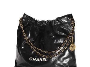 Már csak márciusig kell várni a Chanel új táskájára