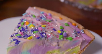 Neeee! Annyira menő a sütés nélküli Unikornis-sajttorta és pofon egyszerű