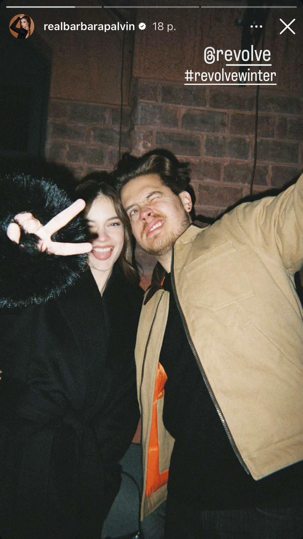 Egyszerűen imádjuk, hogy Palvin Barbara és Dylan Sprouse mindig kapható egy kis bolondozásra