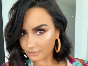 Itt a karácsony: újabb sztárpár szakított, Demi Lovato megint szingli
