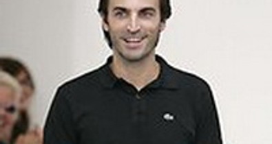 Kristen Stewart divatguruja lelép