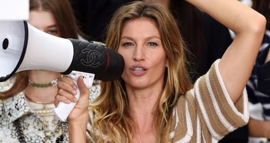 Karl Lagerfeld feminista felvonulása nem sikerült valami jóra