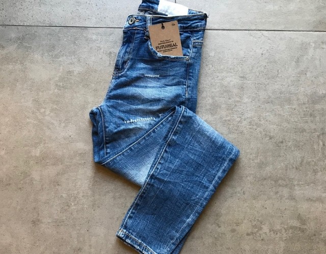 A klasszikustól az extravagánsig - a Futureal ruháit minden korosztály bátran viselheti