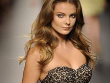 Mihalik Enikő a military stílusra szavaz!