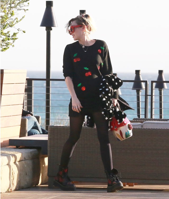 A pocakját takargatja Miley Cyrus