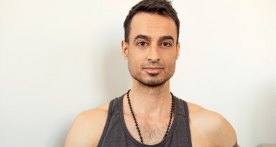 Ismerd meg Diószegi Ádámot, a hedonista jógit!