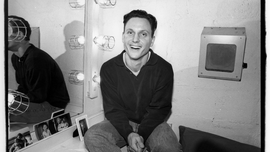 Hollywood egykori főgonosza új szerepben: Sztáredzőt és Amerikát megmentő kutatót alakít Tony Goldwyn - Interjú