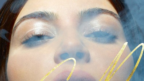 Divatlap helyett szexújság - Kim Kardashian várandósan pózolt a CR magazinnak