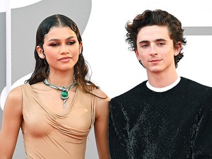 Zendaya és Timothée Chalamet felrobbantották a vörös szőnyeget Velencében jelenlétükkel
