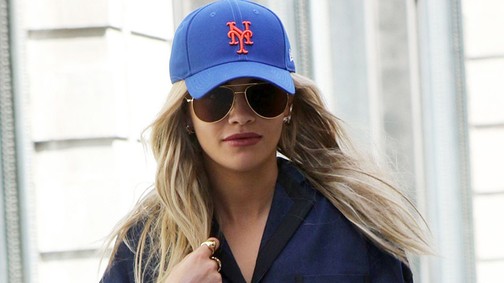 Rita Ora nagyon rákapott erre: alul semmi!