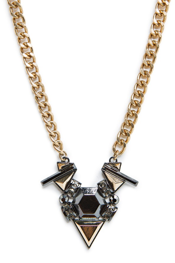 Fémnyaklánc MANGO 5995 Ft, GLAMOUR-napokon 4796 Ft