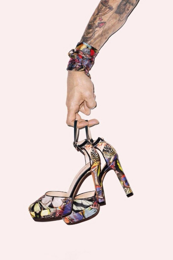 Terry Richardson agyontetovált keze kell a luxusmárkának