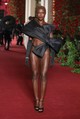 Jodie Turner-Smith a Vogue World: London vörös szőnyegén