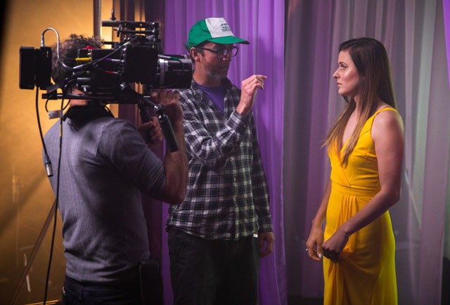 Hatalmas siker: Laudon Andi szinkronszínész is énekel az Aladdin musical új klipjében