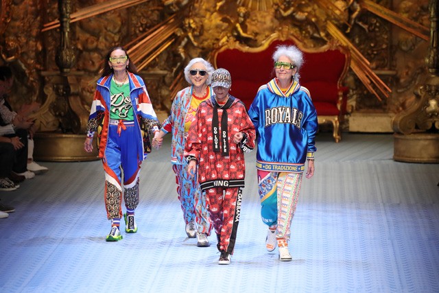 Meztelen felsőtestű félisteneken csorgathatták a nyálukat a Dolce & Gabbana bemutatón a vendégek