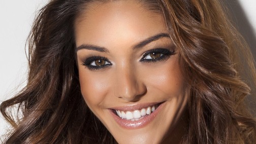 Kulcsár Edina több lábon álló szépség