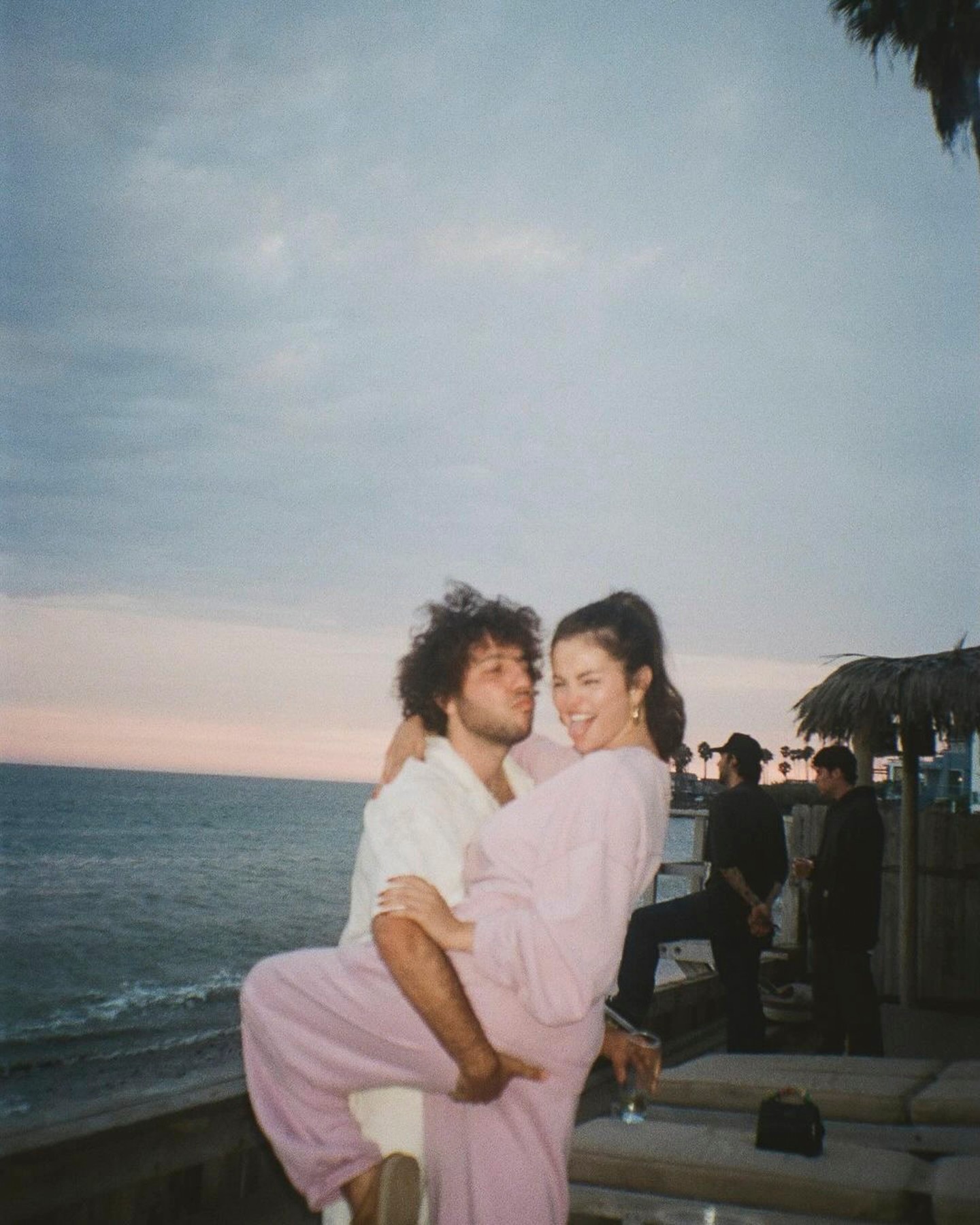 Csak úgy árad belőlük, hogy mennyire imádják egymást. 