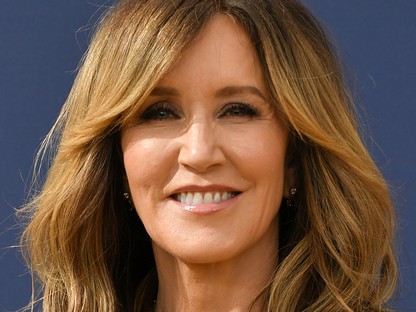 A Született feleségek sztárja, Felicity Huffman ennyi letöltendő börtönbüntetést kaphat