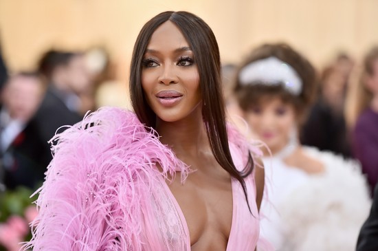 Naomi Campbell még mindig a vörös szőnyeg istennője, és ezt be is bizonyította