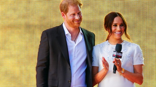 Meghan Markle szettjei egyre merészebbek New York-ban, mi pedig szóhoz sem jutunk tőle!