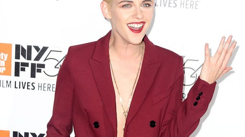 Kristen Stewart szinte felismerhetetlen platina szőkén