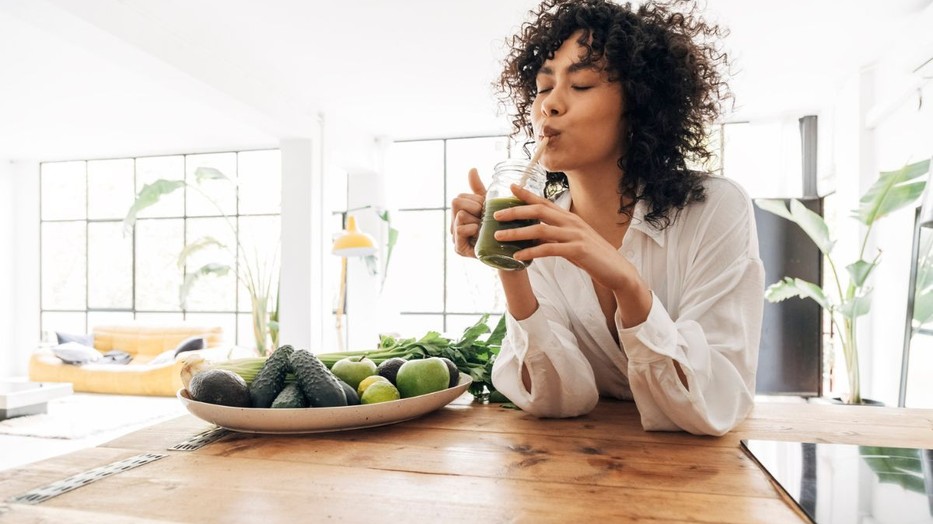 A zöld smoothie remek kávé alternatíva, ráadásul gyulladáscsökkentő, diétás és egészséges