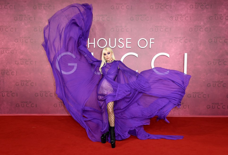 Lady Gaga a Gucci-ház londoni premierjén 2021-ben | Fotó: Garreth Cattermole