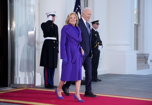 Nem Melania Trump csókálló kalapja az egyetlen ruhadarab, amire örökre emlékezni fogunk: íme a legemlékezetesebb szettek Donald Trump beiktatásáról