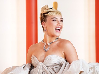 7 pikáns pillanat, amikor Florence Pugh meztelenruhában tündökölt, és csak úgy áradt belőle a felszabadultság