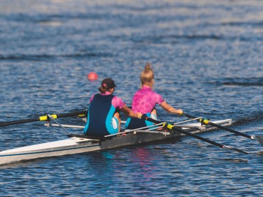„Nem abban akarok kiteljesedni, hogy az első helyen végeznek-e vagy sem” - az országos bajnok evezős Boros-ikerlányok édesanyjával beszélgettünk