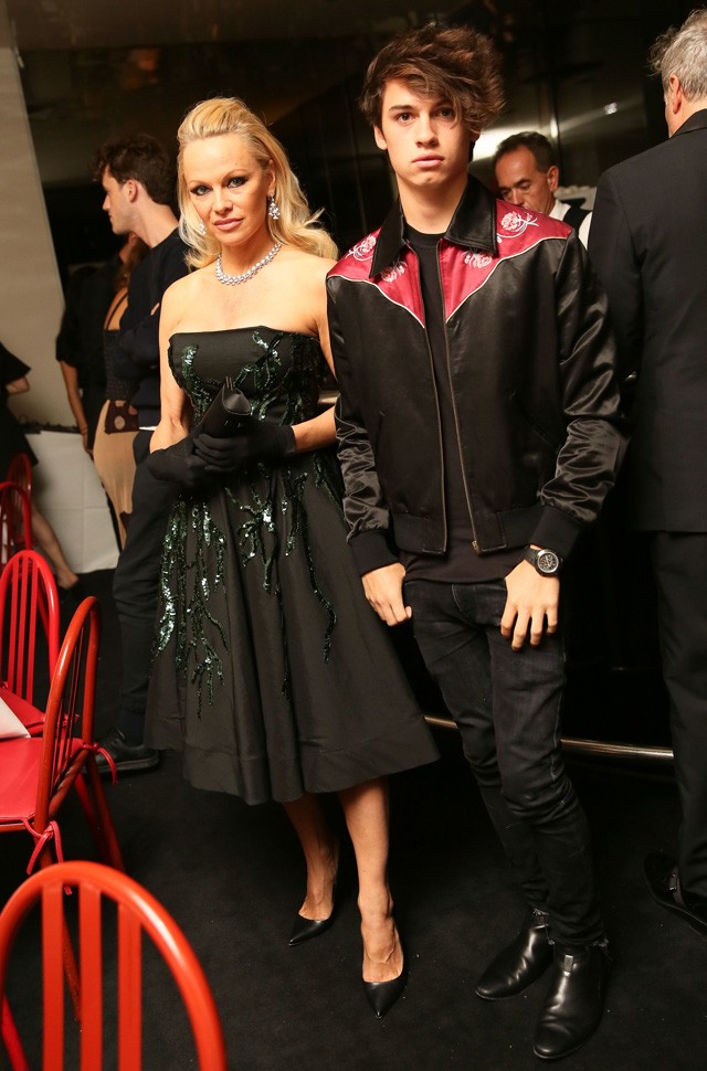 pamela anderson, divathét, baywatch, dylan lee, szexszimbólum