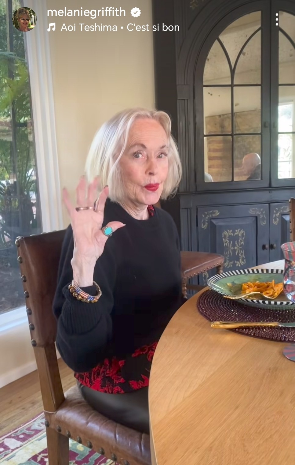 Tippi Hedren 95 éves lett: lánya, Melanie Griffith egy tortával lepte meg