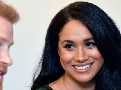 Meghan Markle újra felvette ezt a szuper ruhát, amit az eljegyzésekor viselt