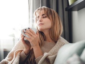 Te is kávéval kezded a reggelt? Ezt az egy dolgot tedd meg a szakértők szerint, mielőtt belekortyolsz