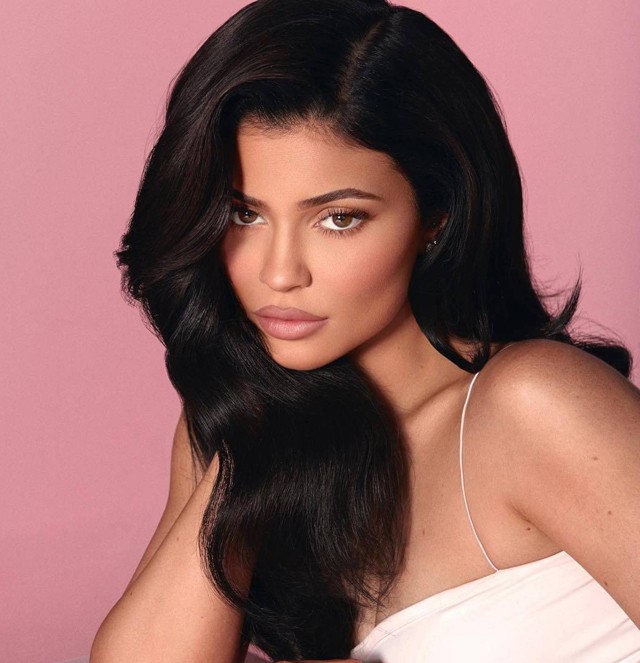 Végre láthatjuk! Ilyen Kylie Jenner haja a való életben