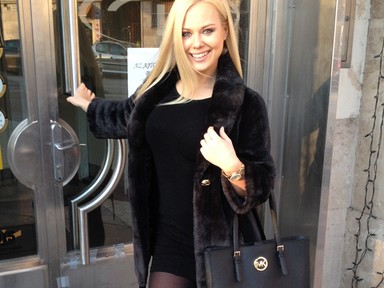 Gyönyörű fitneszversenyző, és nézd milyen sikkes!