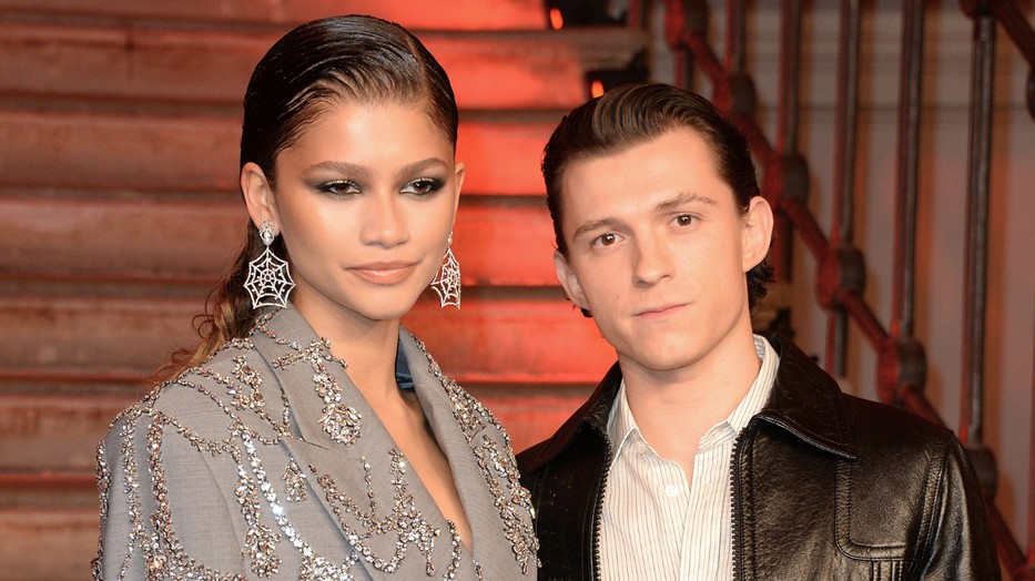 Úgy tűnik, a színésznő sűrű programja miatt egyelőre el kell halasztani Zendaya és Tom Holland esküvőjét