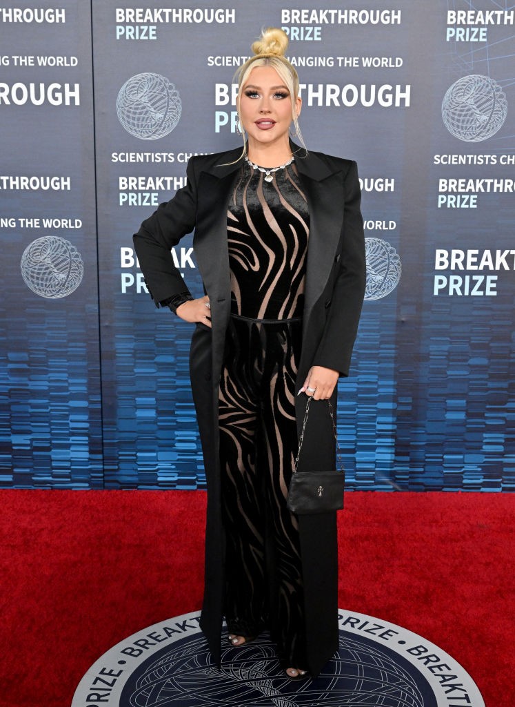 A 2023-as Los Angeles-i Breakthrough Prize Ceremony-ra ezt a meztelenruhát választotta Christina Aguilera. 