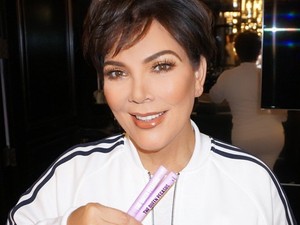 Ezzel a fotóval erősítette meg Kris Jenner Kylie és Khloé terhességét!