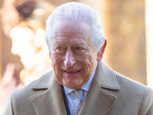 Videófelvétel bizonyítja, milyen nagypapa valójában Károly király