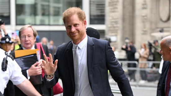 Harry herceget hatalmas megaláztatás érte, hivatalosan is megfosztották a címétől