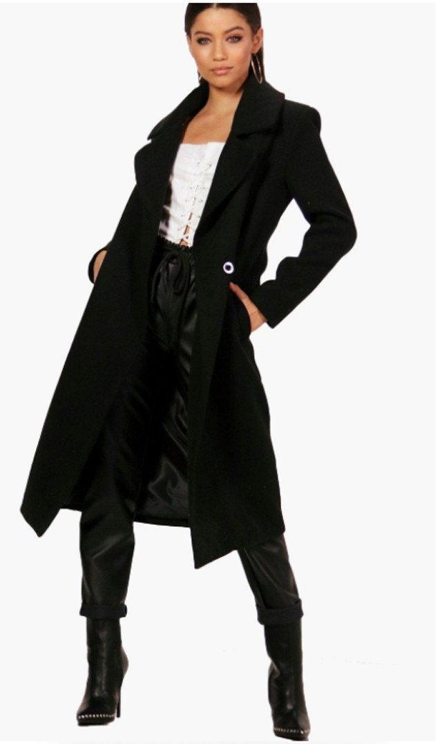 Hosszú, fekete kabát BOOHOO- 17 440 Ft- boohoo.com