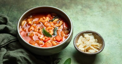 Az olasz csodaleves titkos receptje, amitől akár évekkel tovább élhetsz: véd a krónikus gyulladástól és elképesztően finom