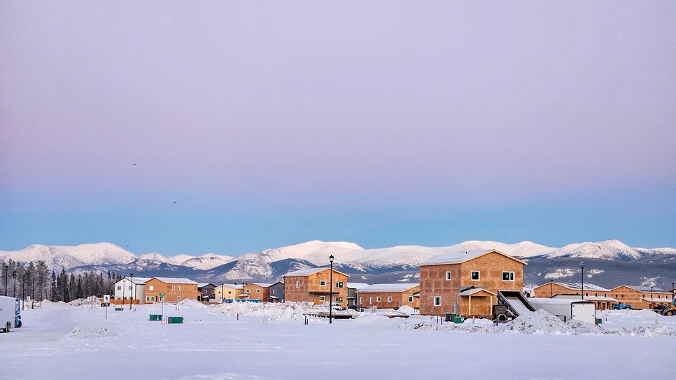 A kiköltözés előtti félelmei és tapasztalatlan indulása ellenére Lendvai Reni sikeresen alkalmazkodott az új környezethez.