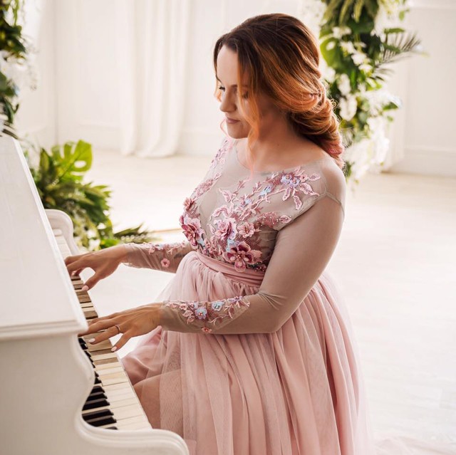 Premier: Megjelent Kollányi Zsuzsi új dala, a szövegével minden anyuka tud azonosulni