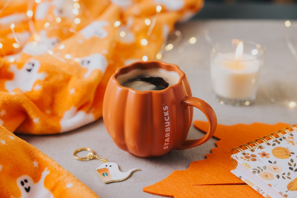 A Pumpkin Spice Latte és a többi sütőtökös finom kávé is vár a Starbucks kávézókban