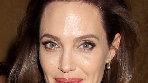 Így koppinthatod le Angelina Jolie tökéletes utcai szettjét párezer forintból