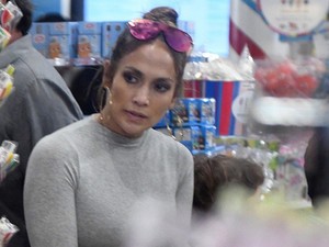 Jennifer Lopez felvette azt a cuccot, amit sosem szabadott volna felvennie