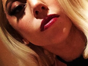 50 szelfivel tarol Lady Gaga